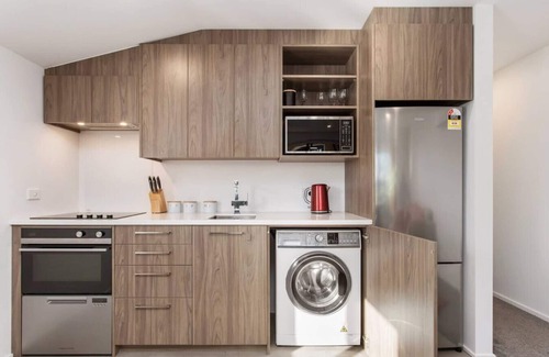 Addington Apartment | Penthouse Apartment Scenic Views-Spacious 2br
