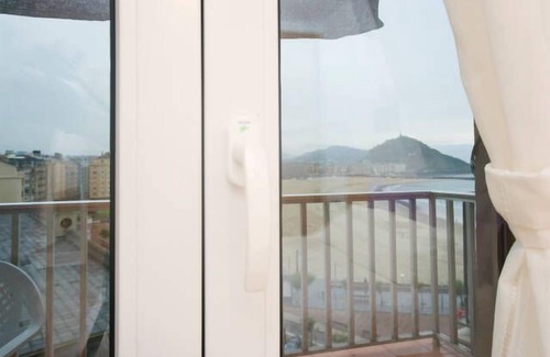Gros Apartment | Penthouse-apartment, Beachfront, Sea View And Terrace