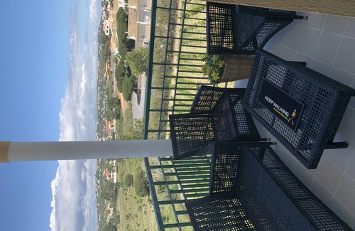Gale Apartment | Penthouse Apartment 7 minute walk to the best Beaches