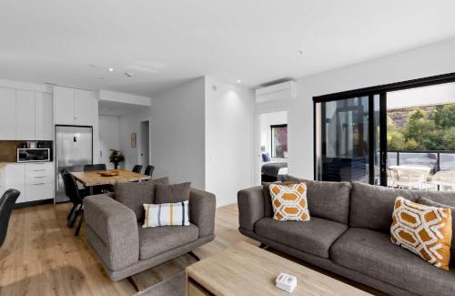 Arthur's Point Apartment | Penthouse Apt 24 at the base of Coronet Peak