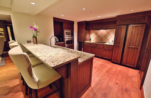 Aspen Condo | Penthouse Aspen St Regis Residence 2 bed/2.5 bath unit available prime weeks