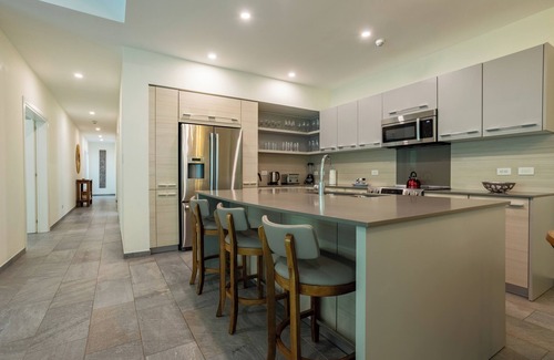 Ballena Condo | Penthouse Beachfront Condo-Safe-Sleeps 8