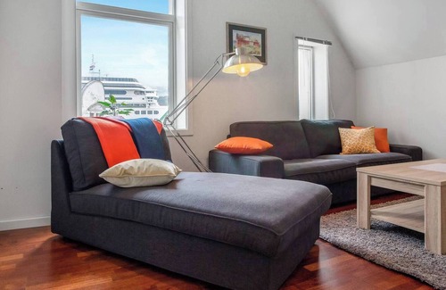 Alesund Apartment | Penthouse by Brosundet, Free Parking Space