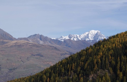 La Roche Apartment | Penthouse chalet apartment, sleeps 8, Sky TV, internet and garage beautiful view