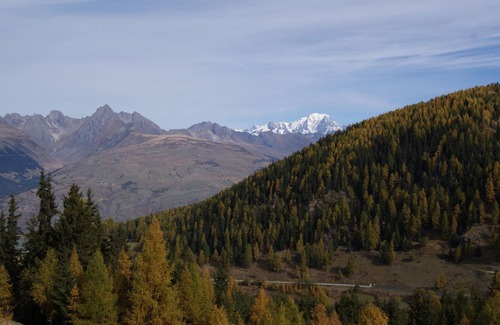 La Roche Apartment | Penthouse chalet apartment, sleeps 8, Sky TV, internet and garage beautiful view