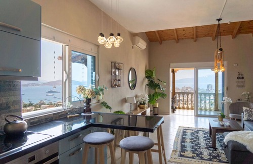 Sarande Apartment | Penthouse Condo in Sarandë with views