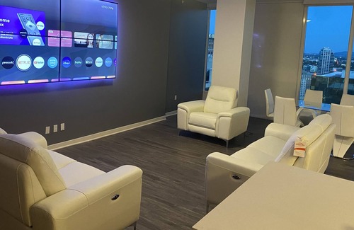 Downtown San Jose Apartment | Penthouse Downtown San Jose 5 min to Airport