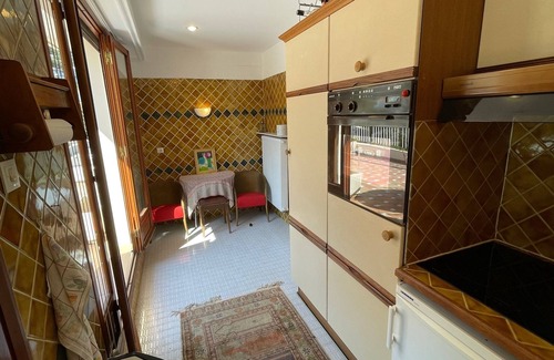 Beaulieu-sur-Mer Apartment | Penthouse for 2, top location, sea view, parking, elevator, air conditioning.