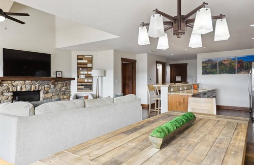 Purgatory Condo | Penthouse in Purgatory Lodge - Views - Ski in/Out - Pool Table