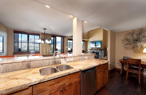 Purgatory Condo | Penthouse in Purgatory Lodge - Ski in/Out - Awesome Deck and Views