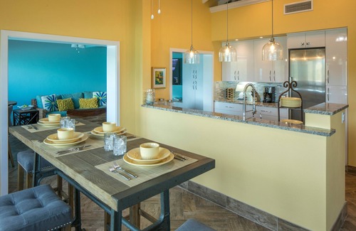Estate Enighed Condo | Penthouse King Suite! Fully Remodeled and booking with full amenities!