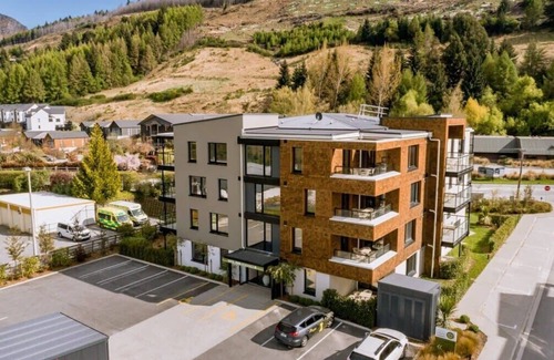 Arthur's Point Apartment | Penthouse Leisure at La Residence du Parc