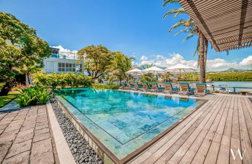 Grande Riviere Noire Apartment | Penthouse Luxueux avec Piscines, Vues Mer et Montagne