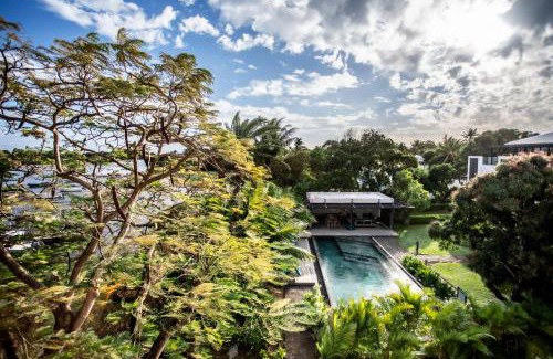 Grande Riviere Noire Apartment | Penthouse Luxueux avec Piscines, Vues Mer et Montagne