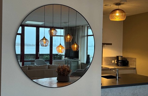 Biddinghuizen Apartment | Penthouse met Jacuzzi en Sauna aan het water