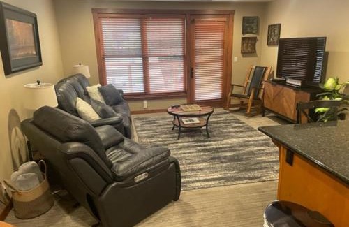 Kellogg Apartment | Penthouse Mountain Haven with Community Spa Room