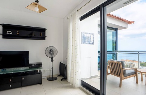 Canico Apartment | Penthouse Paradisus by LovelyStay