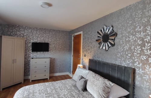 Liverpool Hotel | Penthouse room - Deluxe-Ensuite with Shower