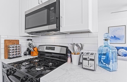 Laguna Beach Apartment | Penthouse! Steps from Victoria Beach, 180 degree ocean views!