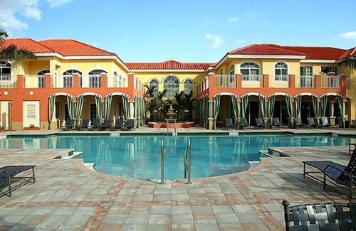 Palm Beach Gardens Condo | Penthouse Suite, Luxurious Poolside Retreat in Palm Beach Gardens, Florida