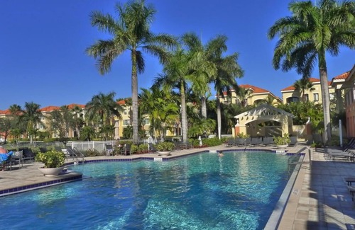 Palm Beach Gardens Condo | Penthouse Suite, Luxurious Poolside Retreat in Palm Beach Gardens, Florida