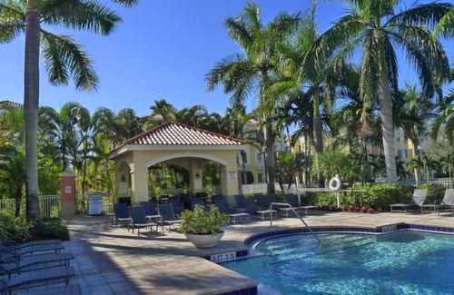 Palm Beach Gardens Condo | Penthouse Suite, Luxurious Poolside Retreat in Palm Beach Gardens, Florida