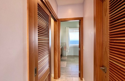 Lighthouse Estates Apartment | Penthouse Suite @ Casa Rosada, Lighthouse Estates, West Bay