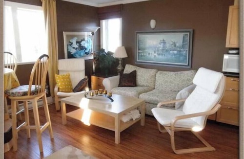 Sechelt Apartment | Penthouse Suite with fabulous VIEW!