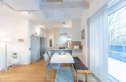 Zentrum Apartment | Penthouse Tine vacation apartment in Husum for up to 3 people