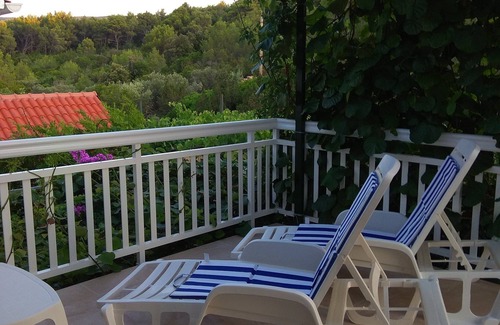 Vrboska Apartment | Penthouse with a sea view by the beach