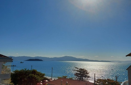 Cachoeira do Bom Jesus Apartment | Penthouse with swimming pool, barbecue and wonderful sea views.
