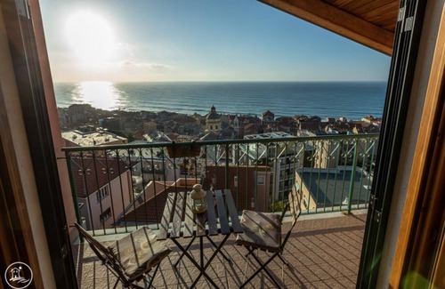 Finale Ligure Apartment | Penthouse with Sea View Balcony