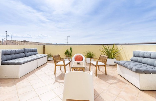 Historic Castle District Apartment | PENTHOUSE WITH SEAVIEW TERRACE IN THE CITY'S HEART