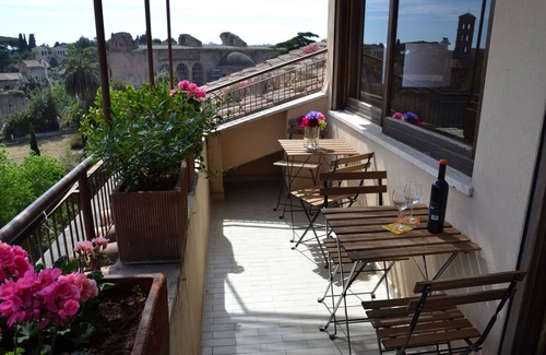 Monti Apartment | PENTHOUSE WITH VIEW NEAR THE COLOSSEUM