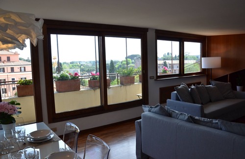 Monti Apartment | PENTHOUSE WITH VIEW NEAR THE COLOSSEUM