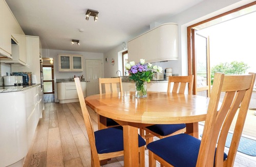 Crantock Cottage | PENTIRE REACH, pet friendly, with open fire in Crantock