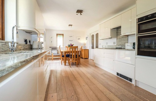 Crantock Cottage | PENTIRE REACH, pet friendly, with open fire in Crantock