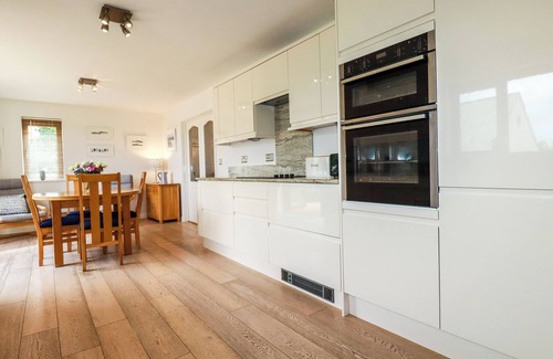 Crantock Cottage | PENTIRE REACH, pet friendly, with open fire in Crantock