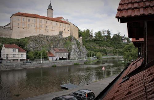 Ledec nad Sazavou House | Penzion a restaurace U ŘEKY