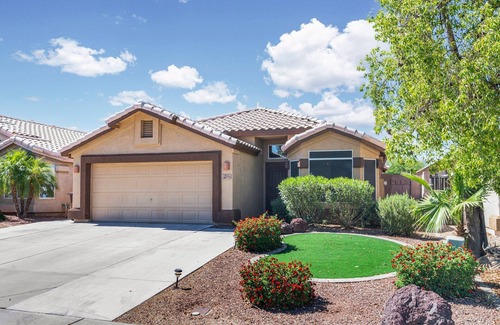 Peoria House | Peoria-Private Swimming Pool-Shuffleboard Table, Foosball, Pool Table, Ping-Pong