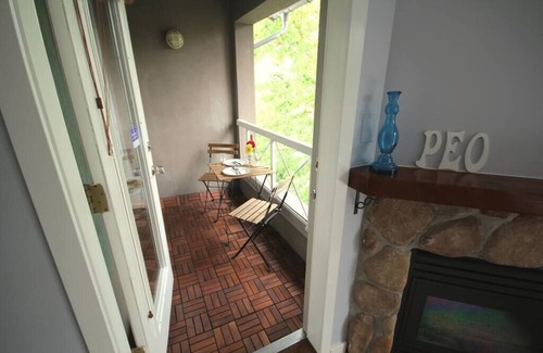 Village North Apartment | PeoWhistler-1 Bdrm + Sofabed mtn view in DeerLodge