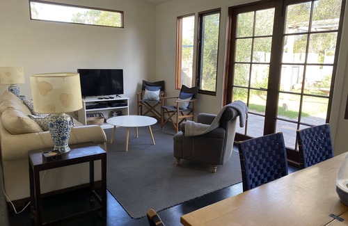 Wongarbon Cottage | Peppercorn Cottage 2831 contemporary heritage located in a village of Dubbo