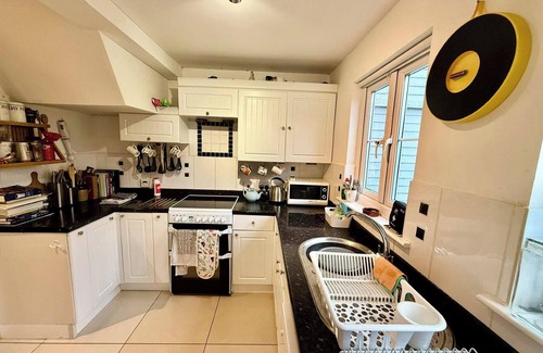South Cerney Cabin | 'Pepperpot' Lodge on Isis & Windrush Lakes with Great On-site Facilities
