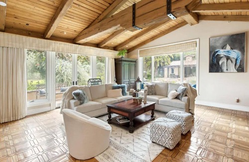 Cowan Heights House | Peppertree Canyon: 6BD 5.5BA Luxe Urban Winery