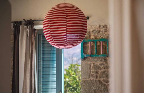 Sitia House | Pera Chorio - Dion: Artist's stone house with countryside views