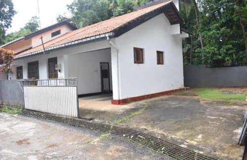 Udunuwara Villa | Peradeniya-Kandy Home Stay