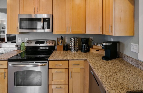 Lake Forest Park House | Perch - LFP View Home: Cozy 4BR Home, Lake Washington View Deck, Backyard