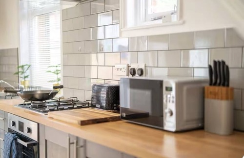 Southampton House | Percy Lodge - 3 bed, modern, parking, wifi
