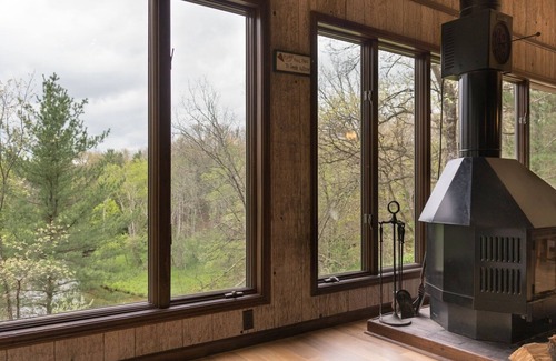 Branch Cabin | Pere Marquette River Fishing Cabin 3