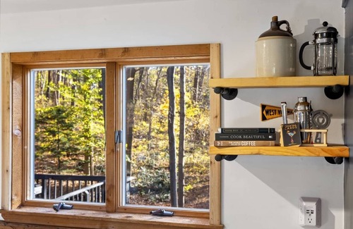 Clear Spring Cabin | Peregrine's Perch - Cabin Overlooking the River!